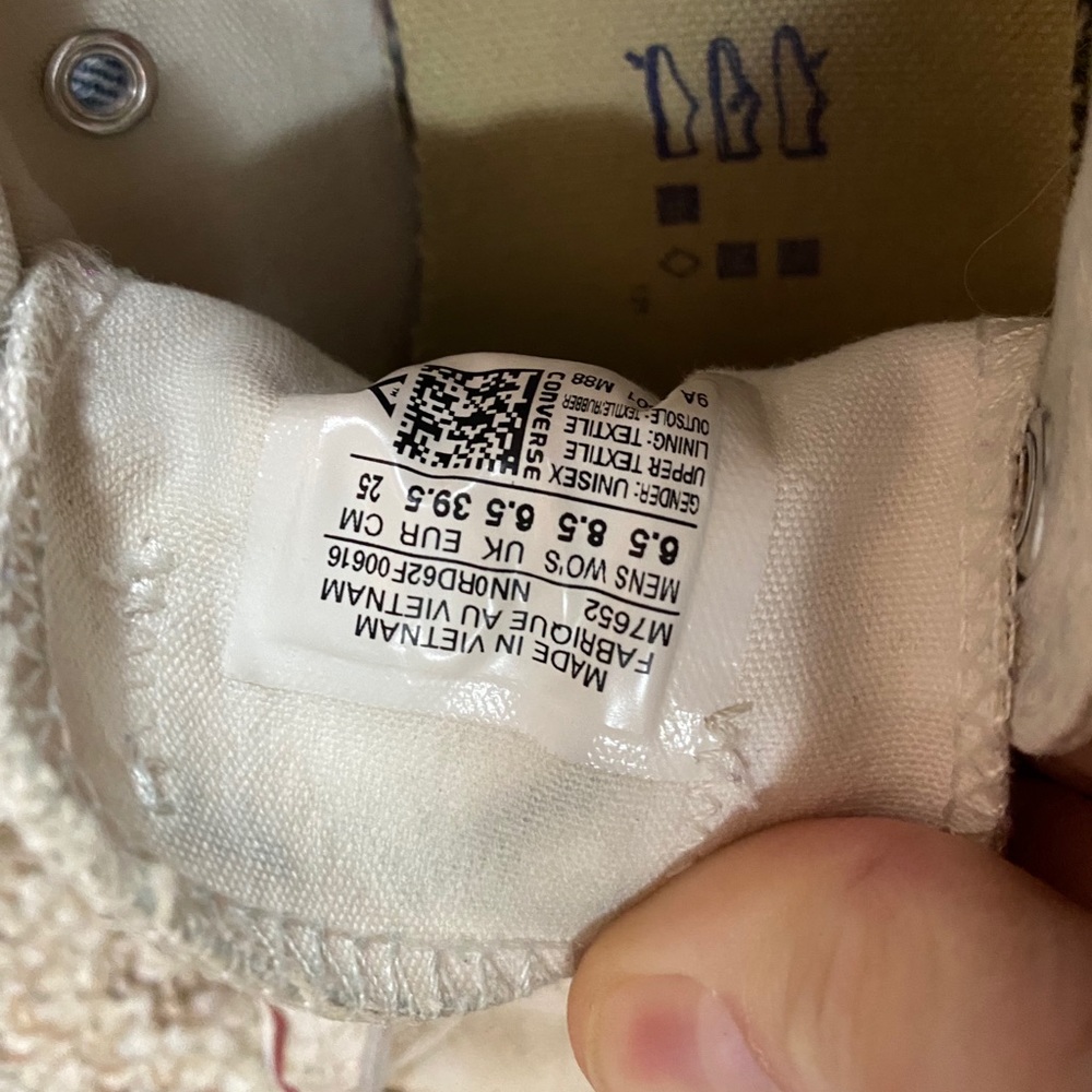 White Converse - Picture 5 of 6